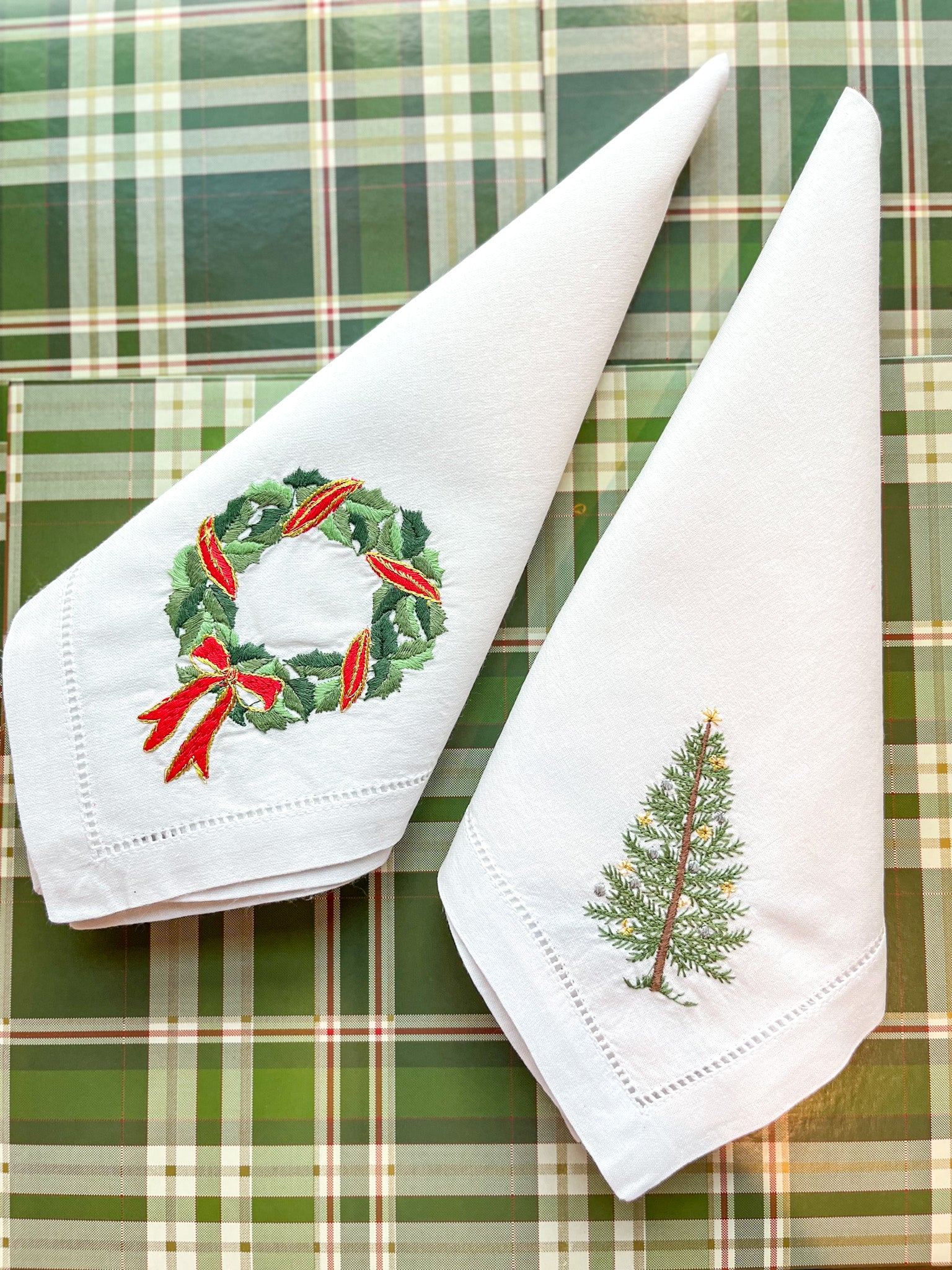 Christmas in the Country Embroidered Cotton/Linen Napkins - Set of 4